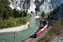 RE 1224 von Scuol nach Disentis/Mustér kurz hinter der Station Versam-Safien in der Ruinaulta; 13.04.2014