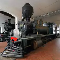 Dampflok der VR-Baureihe Sk3, No.400 im Finnischen Eisenbahnmuseum in Hyvinkää, 14.4.13 

88 Exemplare dieser 2-6-0 Dampflok wurden ab 1913 gebaut. Nr. 400 blieb als einzige erhalten.

Gewicht  59,5 t
Länge    14.070 m
Zugkraft 4550 kp
Geschw.  65 km/h
