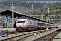 Eine  neue  Werbelok: Mit der SBB Re 460 083-9 wirbt Coop für Regional-Produkte.
Brig, den 15. April 2014