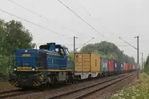 MWB V2304 am 25.7.13 mit einem Containerzug in Hamburg-Moorburg.