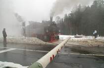 Historische Dampflokomotive 99 5901 der Harzer Schmalspurbahnen bei einer Sonderfahrt am 18. Februar 2006. Der Zug kommt vom Brocken und f�hrt den Bahnhof Drei-Annen-Hohne ein. 