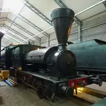 Dampflok der Baureihe B1, No.9 im Finnischen Eisenbahnmuseum in Hyvinkää, 14.4.13 

Dies ist die älteste erhaltene Dampflok Finnlands. Neun Exemplare dieser Baureihe wurden zwischen 1868 und 1890 von Beyer, Peacock and Company aus Manchester beschafft, und waren bis 1928 im Einsatz. 

Gewicht  26,4 t 
Länge    7,924 m 
Zugkraft 2900 kp 
Geschw.  60 km/h 