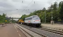Andere Perspektive, gleicher Zug: 277 007-2 der Strabag mit Bauzug in Fahrtrichtung Norden. Aufgenommen am 12.09.2013 in Eichenberg.