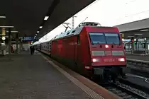 Am frühen Morgen des 18.03.2014, stand die Hamburger 101 013-1 mit dem IC 40419 (Duisburg Hbf - Basel SBB)/ CNL 40419 (Amsterdam CS - Zürich HB)/ CNL 479 (Hambrug-Altona - Zürich HB) auf Gleis 3 in Basel Bad bf beim einem kleinem Betirebshalt für den Personalwechsel.