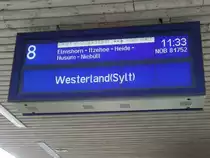 Zugrichtungsanzeiger für NOB 81752 nach Westerland am 14.4.2014 im Bahnhof HH-Altona 