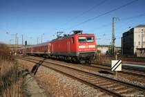 Am 02.12.06 ist es wiederum 112 124, welche vor dem RE 4821 Berlin-Chemnitz in der sp�therbstlichen Sonne gl�nzt. Hier kurz vor der Einfahrt in Chemnitz/Hbf am ehemaligen RAW  Wilhelm Pieck .