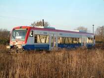VT 650.04 der Prignitzer Eisenbahn (PEG) wartet auf seinen n�chsten Einsatz als PE73 nach Neustadt / Dosse hier auf dem Abstellgleis im Bahnhof Kyritz. Aufgenommen am 03.12.2006.