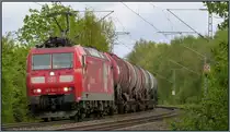 Als Umleiter bei Rimburg gesichtet auf der Kbs 485. Die 185 142-7 als Werbelok mit einen Kesselwagenzug am Haken unterwegs nach Aachen am 16.April 2014.