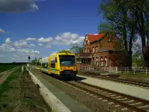 In Friedersdorf (bei Königs Wusterhausen) konnte am 16.04.2014 um exakt 12:40 Uhr die pünktliche OE 79631 bei der Ausfahrt auf den Chip gebannt werden.
