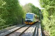 Die Schönbuchbahn am 24. April 2014 kurz vor dem Haltepunkt Böblingen Danziger Straße
