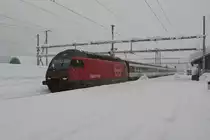 Re 460 044-1 mit IR 2271 bei Einfahrt in Airolo, 07.02.2014.