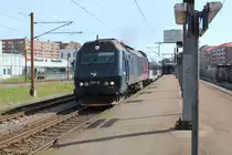 DSB Me 1527 (Regionalzug) Bahnhof Valby (Kopenhagen) am 12. April 2014. - Die dieselelektrische Lok wurde 1983 von Henschel gebaut.