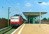 120 111 mit IR 2183 (Fredericia–Bad Harzburg) am 01.06.1999 in Hannover-Vinnhorst