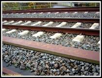 Eingeritzte DB-Inventarnummer an einem Br�ckengel�nder in der N�he des Bahnhofes Kriftel an der S-Bahn-Strecke nach Niedernhausen, am 25.11.2006 entdeckt und aufgenommen.