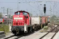 294 624 durchfährt mit ihrer Übergabe München Ost, 25.04.2014