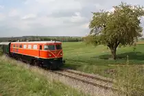 �BB 2050.09 vor dem SR 14347 als NLB-Osterzug am 21.April 2014 kurz nach Dobermannsdorf.