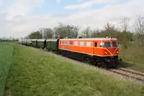 �BB 2050.09 vor dem SR 14347 als NLB-Osterzug am 21.April 2014 kurz vor Hohenau an der March.