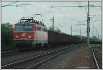 1042 001 am 9.6.2006 bei der Durchfahrt in Gramatneusiedl von Wien ZvB kommend nach M�rzzuschlag. (Dieses Bild war schon einmal hier, ich habe es aber gel�scht, und neu �berarbeitet, was ich noch mit einigen Bildern machen werde)