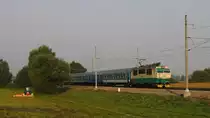 CD 150209 ist am 23.8.2013 bei Lhota mit einem Schnellzug Richtung Pardubitz unterwegs.