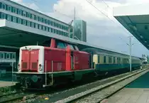 212 008 mit RB 25343 (Braunschweig–Jerxheim–Helmstedt) am 12.07.1999 in Braunschweig Hbf