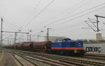 Raildox 293 002-2 fuhr als Wagenlok am Zugschluss eines Güterzugs, bestehend aus Tads Wagen, am 01.05.2014 durch Erfurt Hbf Richtung Eisenach.
