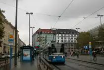München MVG SL 16 (R2.2 2135) Hauptbahnhof am 18. Oktober 2010.