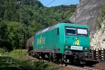 Am 7.9.12 zog die 145-CL003 einen Kesselwagenzug über die Geislinger Steige.
Aufgenommen an einem der Fotopunkte zwischen Geislingen und Amstetten. 
Die Lok ist nun im Einsatz für Captrain, mit Neulack und der ursprünglichen Loknummer namens 145 094. 
