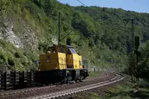 Das ein gelbes Fahrzeug nicht genug sein kann, wurde kurze Zeit später bestätigt. 
So ließ sich die 214 010 am Nachmittag des 7.9.12 gemütlich den Berg hinab zum Ziel Göppingen rollen. 
Aufgenommen bei Geislingen. 