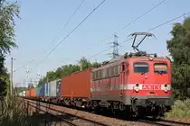 EGP 140 857 am 2.8.13 mit einem Containerzug in Hamburg-Moorburg.
