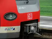 Die Kupplung und Scheinwerfer von 423 914-1 am 02.05.14 in Bad Vilbel