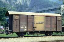 RhB - Gb 5813 am 11.05.1994 in Landquart - Gedeckter G�terwagen 2-achsig mit 1 offenen Plattform - Baujahr 1914 - SIG - Gewicht 7,18t - Zuladung 15,00t - L�P 8,54m - zul�ssige Geschwindigkeit Aufkleber 70 km/h - �2=10.01.1985 - Lebenslauf: exBB K 225 - 1942 RhB K 5420 - 1965a - 1967 K� 5813 - 1969 Gb 5813 - 12/1996 Abbruch.
