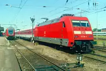 101 106 mit IC 911  Clara Schumann  (Hamburg–Berlin–M�nchen) am 11.07.1999 in Wittenberge