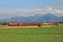 151 001 mit einer Übergabe am 11. April 2014 bei Weisham.