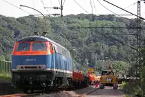 NbE Rail 225 071 am 5.8.13 mit einem Schwellenzug bei Bauarbeiten auf der S6 in Essen-Werden.