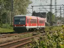 928 533 fürt hier den RB38 nach Düsseldorf HBF an und schlängelt sich die Weichen auf die Strecke nach Neuss.
Grevenbroich 09.05.2014