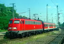 110 350 mit RE 24162 (Osnabr�ck–Bremen) am 27.07.1999 in Bremen Hbf