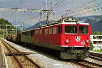 Ge 6/6 II 707  Scuol  mit GmP 4537 Thusis - Samedan in Thusis (23. August 1993). Die Mitfahrt im Oldtimer-Personenwagen war ein besonderes Vergn�gen!