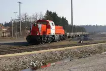Diesellokomotiven im Dienste der Stahl Gerlafingen: Eine der beiden neuen roten  GRAVITAS  am 7. März 2011 bei einem Rangiereinsatz auf dem Werkgelände, das durch einen öffentlichen Spazierweg zugänglich ist.
Foto: Walter Ruetsch