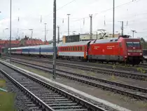 101 019 wenige Minuten vor dem Umsetzen,mit dem EC 379 nach Brno,an den Bahnsteig,am 12.Mai 2014,in Stralsund.