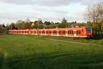 Der 425 576-6 als RB33 von Aachen nach Heinsberg kurz vor Übach am 15.04.2014