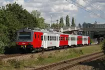 4020.297 verläßt als S45 die Haltestelle Handelkai am 12.05.2014.