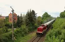 Am 16.05.14 wurde ein Sonderzug von Glauchau/Sachs. nach Saalfeld/Saale überführt.
Mit 112 565 und 01 509 der PRESS, hier in Pößneck zusehen.