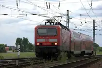 143 355-6 mit einer Regionalbahn aus Chemnitz Richtung Elsterwerda, aufgenommen 
Zeithain Bogendreieck.16.05.2014 14:19 Uhr.