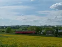 Lang fahren sie nicht mehr auf der Strecke Stuttgart - Tübingen - Sigmaringen: Die 611er oder auch  Pendis  genannt, wie die Tübinger so schön sagen ;-)
Ein Grund, warum ich heute am 16.5.14 an meine Heimatsrecke, die Zollernalbbahn (KBS 766) fuhr. 
So fährt 611 047 (erkennbar an der ausgebleichten Stelle an der Front) als IRE 3260 zielstrebig seinem nächsten Halt Hechingen entgegen.
Aufgenommen zwischen Balingen und Engstglatt. 
