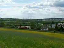 Ein einzelner HZL Triebwagen der Baureihe 650 fährt am 16.5.14 als Zug 88336 über die KBS 766. 
Der Zug wurde zwischen Balingen und Engstglatt aufgenommen. Engstglatt ist ein Bedarfshalt, ob der Zug wohl halten musste?