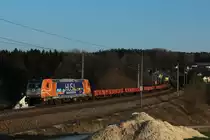 Die 185 613-7 für Ecco-Rail unterwegs fährt mit dem SGAG 41188 He-Pag auf der Passauer Bahn bei Haiding am 09.03.2014.
