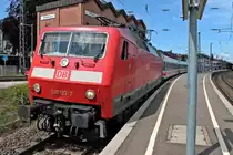 Zwischenhalt am 16.05.2014 von der 120 122-7 mit dem IC 2913 (Frankfurt (Main) Hbf - Basel SBB), als Ersatz für den ICE 279 (Berlin Ostbahnhof - Basel SBB), in Offenburg. Der Ersatzzug bestand aus 12 IC-Wagen und einem Steuerwagen.