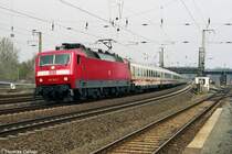 120 122 f�hrt am 22.04.06 mit dem IC2064 in Chemnitz ein. Hier aufgenommen am ehemaligen RAW  Wilhelm Pieck , wo die Hauptstrecken von Riesa und Dresden in die Gleisanlagen des Chemnitzer Hbf m�nden.