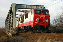 EP09-038 mit Ex Beskidy, Br�cke �ber Wisla in Czechowice-Dziedzice am 09.12.2006
