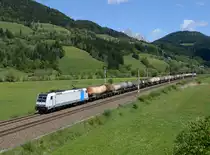 Aufgrund der Tauernsperre welche durch die  essentielle  Errichtung von Lärmschutzwänden im Gasteinertal ausgelöst wurde, gab es vom 23.04. bis zum 14.05. eine Umleitung via Selzthal und St. Michael. 
Am 10.05. erwischte ich nahe Rottenmann den Tauerumleiter 48689  Schlammkreidezug  der STB (Steiermarkbahn) welcher von der 185 681 gezogen so wie von der 482 042 SETG geschoben wurde. 